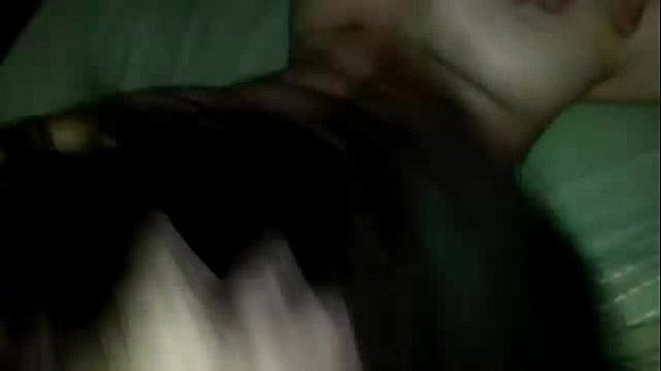 Русская брюнетка в тройничке - AmateurDen.com