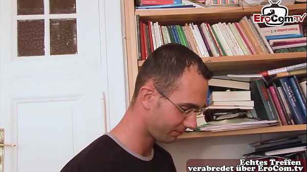Зрелая худенькая брюнетка на любительском кастинге